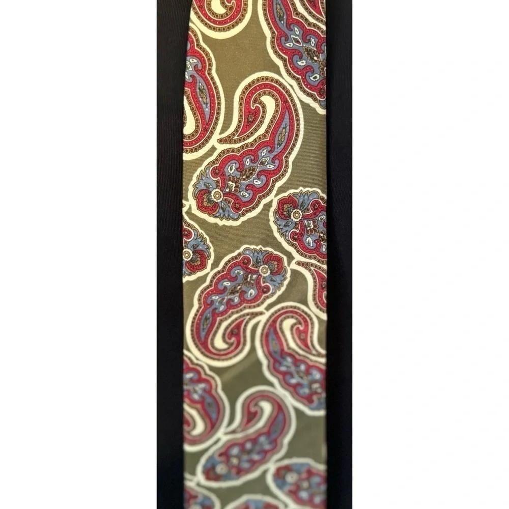 90’s Vintage Multicolor Paisley Print Silk